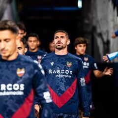 Dela reaparece en el once