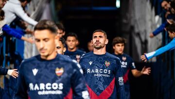 Dela reaparece en el once