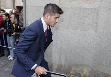 Morata arrives.