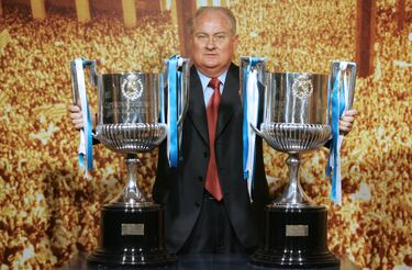 Longevo entrenador. El alicantino comenzó su carrera en la caseta en los años 70 en el Mallorca, pero se consagró dirigiendo al Zaragoza. Muy querido en la Romareda, le dio dos Copas del Rey en su innumerables etapas en el banquillo. Su primera conquista fue en 1986 y la última, en 2001.