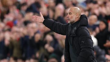 Liverpool (United Kingdom), 01/12/2024.- Manchester City manager Pep Guardiola reacts during the English Premier League match between Liverpool and Manchester City in Liverpool, Britain, 01 December 2024. (Reino Unido) EFE/EPA/ADAM VAUGHAN EDITORIAL USE ONLY. No use with unauthorized audio, video, data, fixture lists, club/league logos, 'live' services or NFTs. Online in-match use limited to 120 images, no video emulation. No use in betting, games or single club/league/player publications.