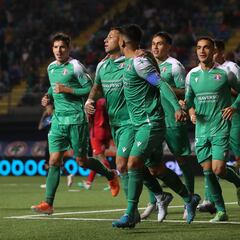 La noche de contrastes de Valencia