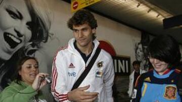 <b>NO HAY RENCOR HACIA LLORENTE.</b> Fernando Llorente fue una pesadilla para Portugal en el pasado Mundial. En el partido de octavos, salió a falta de media hora y cambió el rumbo de los acontecimientos. No le guardan rencor en Lisboa, pese a todo. Firmó autógrafos y posó para sus fans.