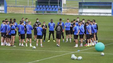 06/07/20 PRIMER ENTRENAMIENTO DE MUÑIZ NUEVO ENTRENDOR DEL ALAVES CIRCULO CENTRAL CHARLA GRUPO CORONAVIRUS COVID-19