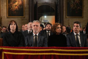 De izquierda a derecha, la ministra de Ciencia, Innovación y Universidades, Diana Morant; el ministro de Política Territorial y Memoria Democrática, Ángel Víctor Torres; la vicepresidenta primera y ministra de Hacienda, María Jesús Montero, y el presidente de la Generalitat Valenciana, Carlos Mazón.