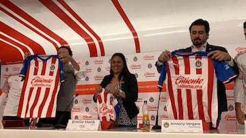 Chivas ya luce los colores de Caliente en el pecho