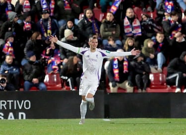 Victoria cómoda del Granada, a domicilio ante el Eldense. Brau entra en el once de esta semana tras anotar el gol que cerró el triunfo. Una volea perfecta y cruzada, llegando en el segundo palo. Imparable para Dani Martín. El lateral suma ya dos goles en lo que va de temporada.