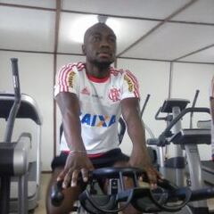 Pablo Armero: "Estoy feliz por iniciar trabajos en Flamengo"