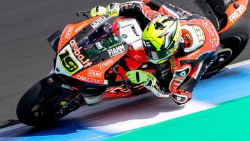 Bautista se exhibe y logra la 12º victoria del año.