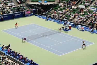 Wozniacki retains Tokyo title