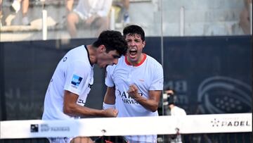 Coello y Tapia celebran la victoria,