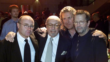 El día que Robert Plant pagó para que no sonase una de las mayores obras de Led Zeppelin en la radio: “Llamé y prometí mi dinero”