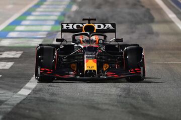 La pole de Verstappen en Bahréin en imágenes