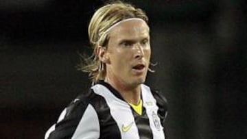 El Barcelona negocia con el Juventus un intercambio C¨¢ceres-Poulsen