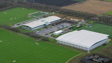 European Super League: Manchester Utd fans break into training ground in anti-Glazer protest