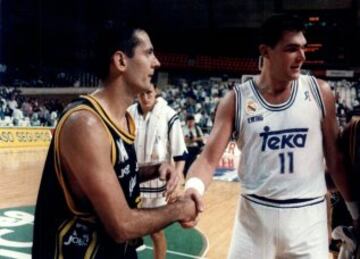 Cvjeticanin saluda a Sabonis en 1994.
