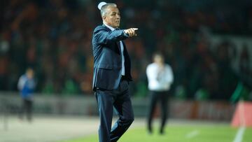 Uno de los 'bomberos' por excelencia en la Liga MX. Sergio Bueno ha trabajado la mayor parte de su carrera en proyectos de bajo perfil, lo cual, no siempre ha tenido un final positivo. Recientemente entrenó a Jaguares de Chiapas en el Clausura 2017, campaña en la que los chiapanecos perdieron la categoría y actualmente se encuentra dirigiendo al Atlante.