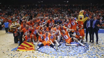 El Valencia Basket celebra, en la Fuente de San Luis, el t&iacute;tulo de la Eurocup conquistado en 2019 en una vibrante final contra el Alba de Berl&iacute;n.