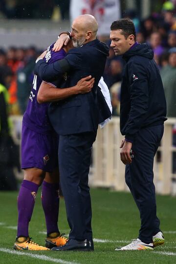 Emotivo homenaje de la afición de la Fiorentina a Astori