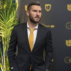 Gignac lamenta el fallecimiento de un niño seguidor de Tigres