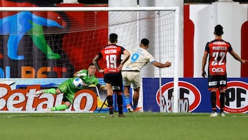 El goleador del fútbol chileno que miran Colo Colo y la U: primeras consultas