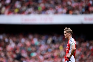 Martin Odegaard no podía creer el empate y con el pasar de los minutos, los Gunners no podrían romper el empate, lo que generó frustración en sus jugadores.
(Photo by BENJAMIN CREMEL / AFP)