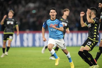 El 'Chucky' Lozano en un partido con el Napoli.