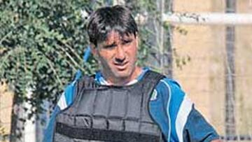 <b>EL PESO DEL PATO. </b>Abbondanzieri y Luis García trabajaron ayer con petos de peso. Su presencia atrae a periodistas de su país. El 'Pato' ha puesto al Geta de moda en Argentina.