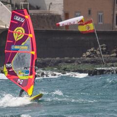 Las canarias dominan en Pozo Izuierdo