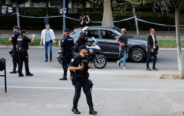 Con un alto dispositivo de seguridad, el Valencia Basket recibe al Maccabi de Tel Aviv en la tercera jornada de la Euroliga. El partido ha sido declarado de alto riesgo y habrá cerca de 700 agentes velando por la seguridad dentro y fuera del pabellón.
