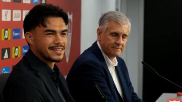 Sevilla sorprende a Suazo con este mensaje de Zamorano en su presentación: así reaccionó