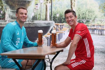 Manuel Neuer y Robert Lewandowski 