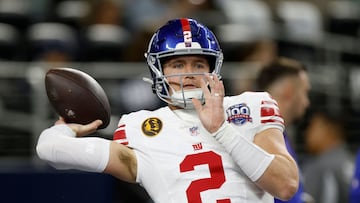 ARLINGTON, TEXAS - NOVEMBER 28: Drew Lock #2 of the New York Giants warms up prior to the game fadc at AT&T Stadium on November 28, 2024 in Arlington, Texas. Ron Jenkins/Getty Images/AFP (Photo by Ron Jenkins / GETTY IMAGES NORTH AMERICA / Getty Images via AFP)