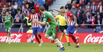 Vitolo vio el desmarque de Griezmann que encaró ante Pacheco, el primer tiro fue al palo pero al rechace, el jugador francés hizo el 2 a 0.