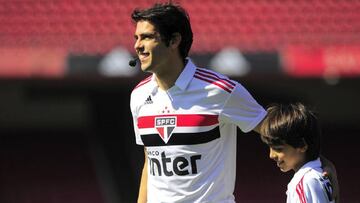 El jugador formado en Sao Paulo, ya retirado, le recordó que el comportamiento fuera del campo repercute en las actuaciones sobre el terreno de juego.
