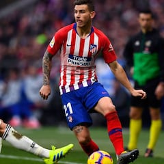 Lucas supera a Van Dijk como el defensa más caro de la historia