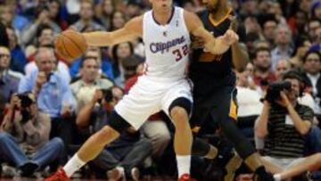 Blake Griffin (Los Angeles Clippers) ante Markieff Morris (Phoenix Suns).