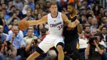 Blake Griffin (Los Angeles Clippers) ante Markieff Morris (Phoenix Suns).