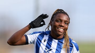 Edna Imade celebra su gol al Alhama en la jornada 12 de la Liga F Moeve.