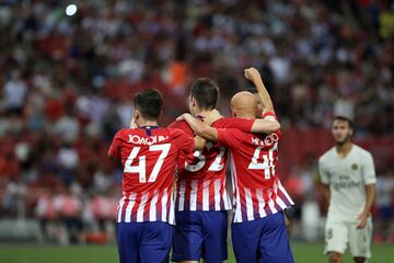 PSG 2-2 Atl¨¦tico de Madrid | Borja Garc¨¦s centr¨®, el bal¨®n toc¨® en el defensor y cruz¨® la l¨ªnea de gol para poner el empate en el marcador.