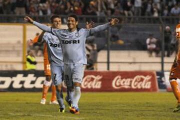 Hace un a&ntilde;o, Manuel Villalobos anota tres goles en la victoria 5-2 de Iquique sobre Cobreloa.