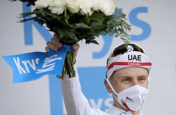 Miguel Ángel López, colombiano del Astana, ganó la etapa reina del Tour en su primera participación en la carrera francesa. Rigoberto Urán perdió tiempo y es sexto de la general. Roglic sigue líder. 