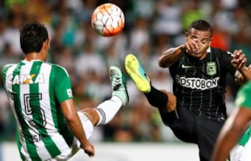 Borja repitió gol en Brasil. Ante Coritiba hizo su cuarto tanto en Sudamericana.