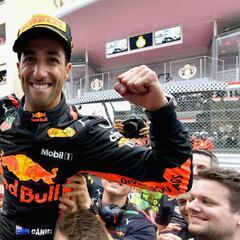 Daniel Ricciardo agrees Renault switch