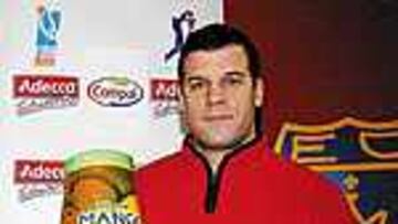 Alfonso Reyes, con Compal.