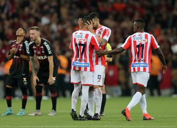 Atlético Paranaense venció en penales a Junior en el Arena da Baixada por el partido de vuelta de la final de la Copa Sudamericana, tras el empate a uno en los 120 minutos. Jarlan Barrera falló penal al minuto 111.