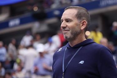 El golfista de la PGA Sergio García asiste a la final individual masculina entre el italiano Jannik Sinner y el español Carlos Alcaraz.