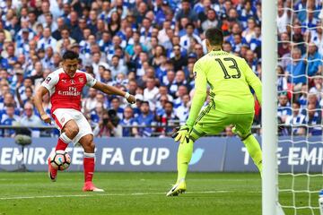 Fotos: La brillante actuación de Alexis en la final de FA Cup