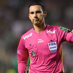 Un árbitro mexicano repetirá en tres finales de Liga MX después de 19 años