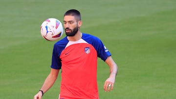 Yannick Carrasco, durante el entrenamiento